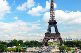 Get discount flights to Eiffel Tower in Paris