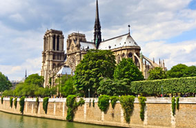 Get cheapest airfares to Notre Dame de in Paris